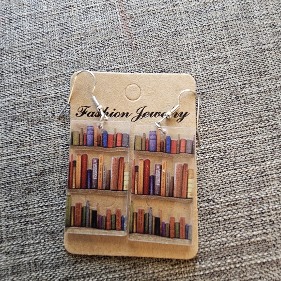 Book store/library earrings - Picture 6 of 9
